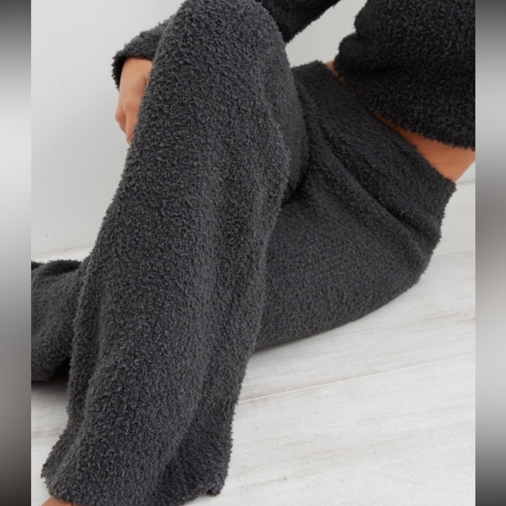 Aerie Super Soft Gray Marshmellow pant - Picture 3 of 6